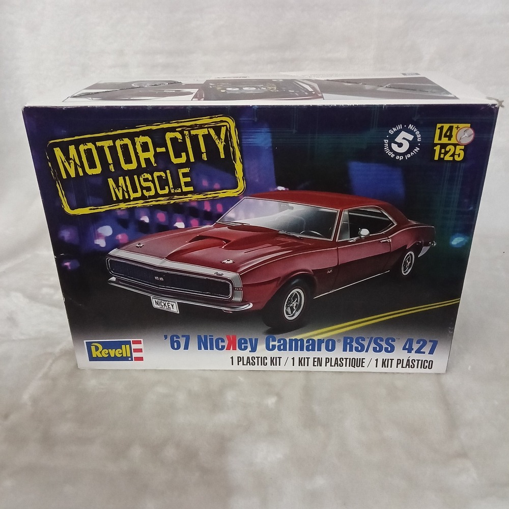Revell 67 Nickey Camaro RS/SS 427 Motor-City Muscle 1:25 Model Kit 4377